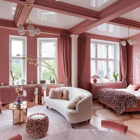 Luxury Pink Suite, Autohalli Helsinki Exterior photo