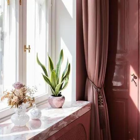 Luxury Pink Suite, Autohalli Helsinki Exterior photo