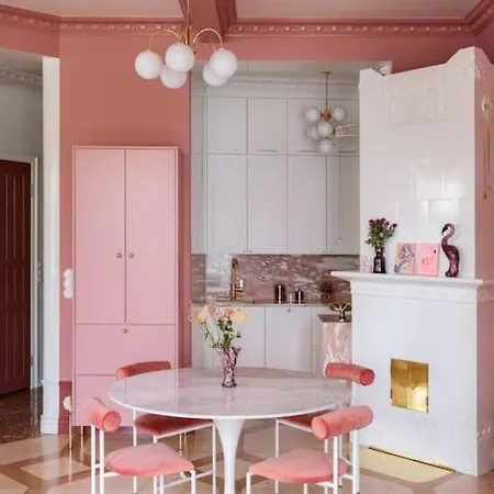 Luxury Pink Suite, Autohalli Helsinki Exterior photo