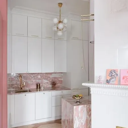 Luxury Pink Suite, Autohalli Helsinki Exterior photo