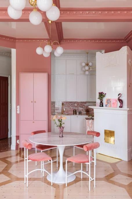 Luxury Pink Suite, Autohalli Apartamento *