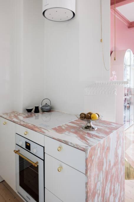 Luxury Pink Suite, Autohalli Apartamento Helsinki